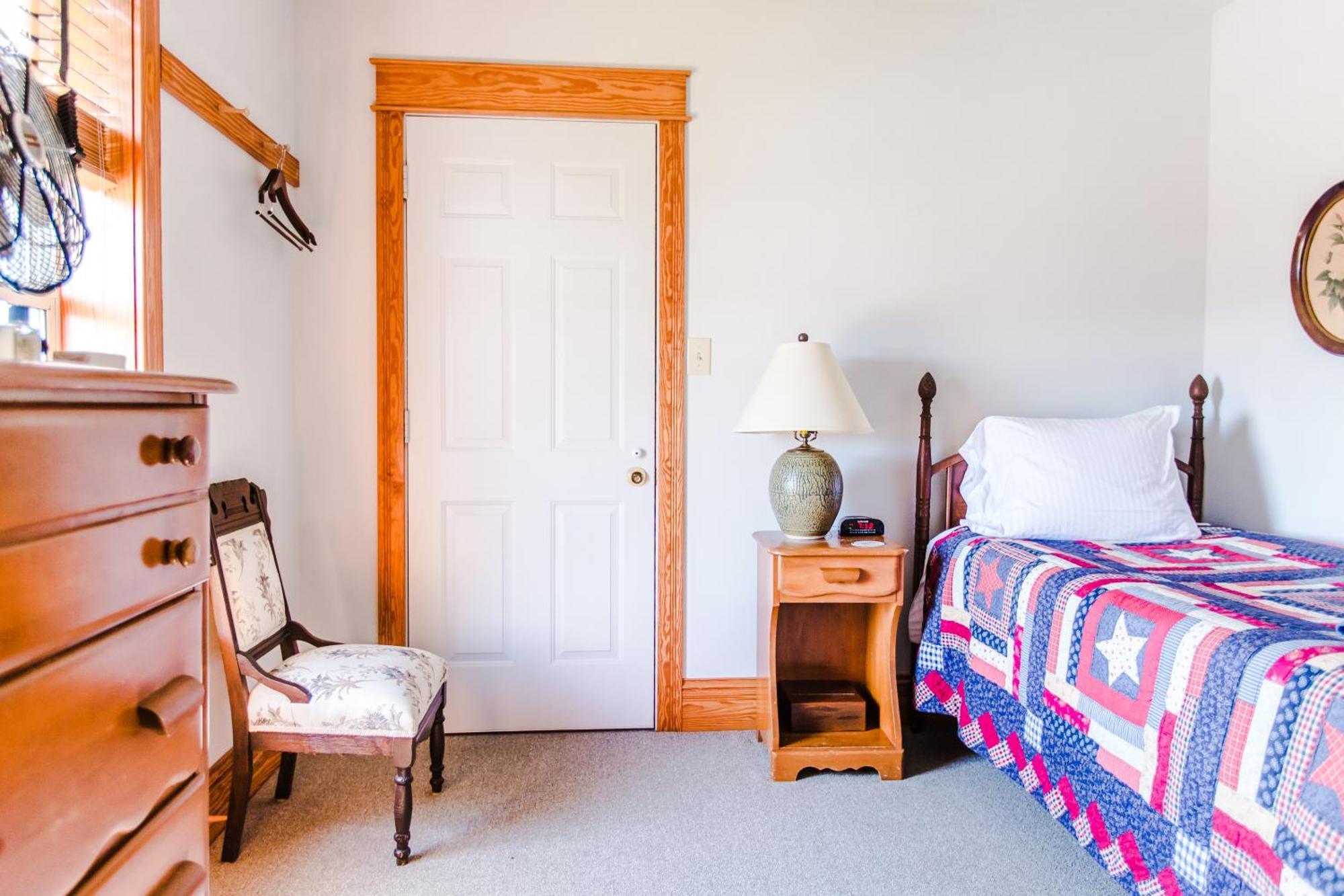 Roanoke Island Inn Мантео Номер фото